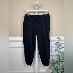 Hollister Women’s Drawstring Jogger in Black Size Medium Short